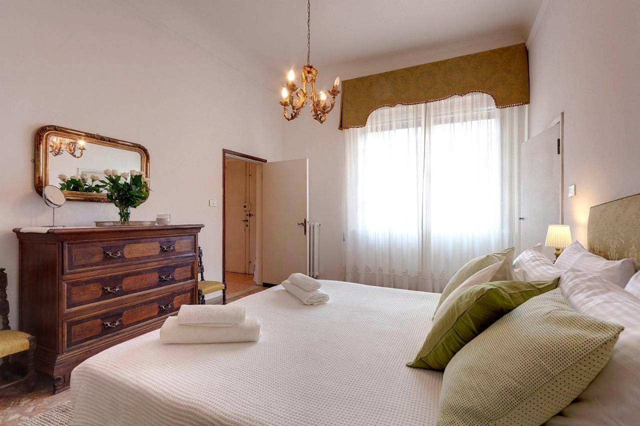 Historical Apartment Spectacular Arno View With Balcony From 12 Th Century. ฟลอเรนซ์ ภายนอก รูปภาพ