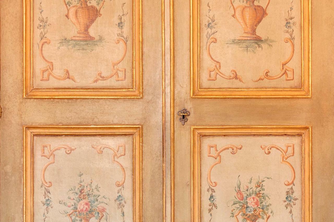 Historical Apartment Spectacular Arno View With Balcony From 12 Th Century. ฟลอเรนซ์ ภายนอก รูปภาพ