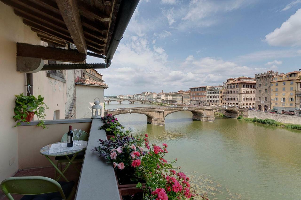 Historical Apartment Spectacular Arno View With Balcony From 12 Th Century. ฟลอเรนซ์ ภายนอก รูปภาพ